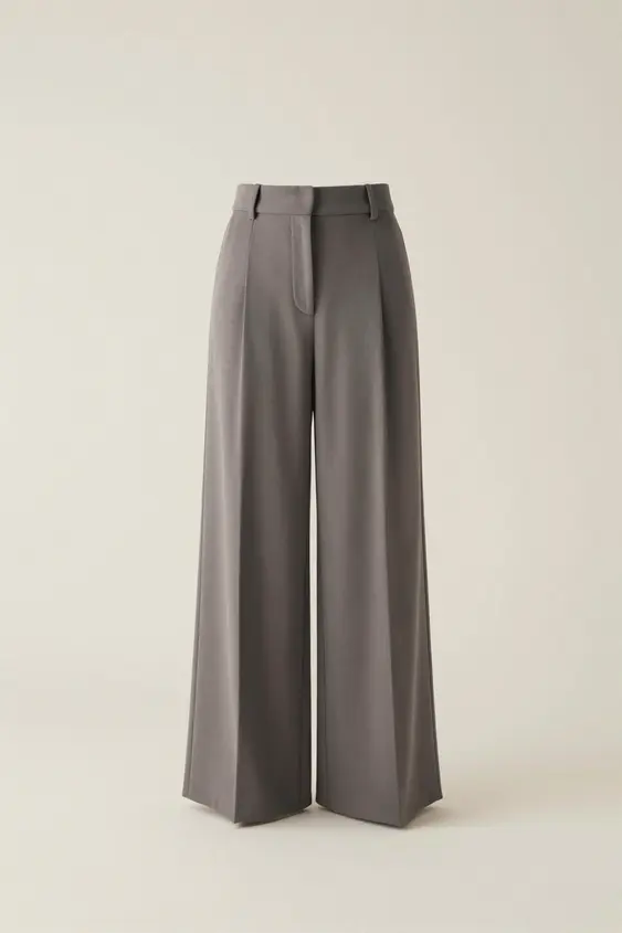 Pleated wide trousers
